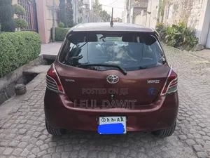 Toyota Yaris 2010 Burgundy