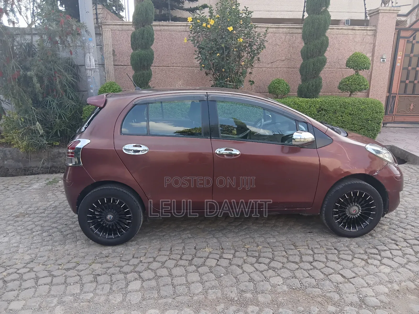 Toyota Yaris 2010 Burgundy