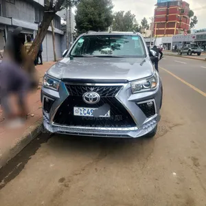 Toyota Hilux 2019 Silver