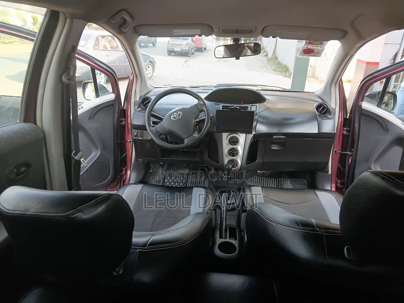 Toyota Yaris 2010 Burgundy