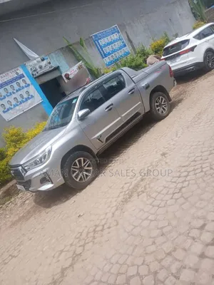 Toyota Hilux 2019 Silver