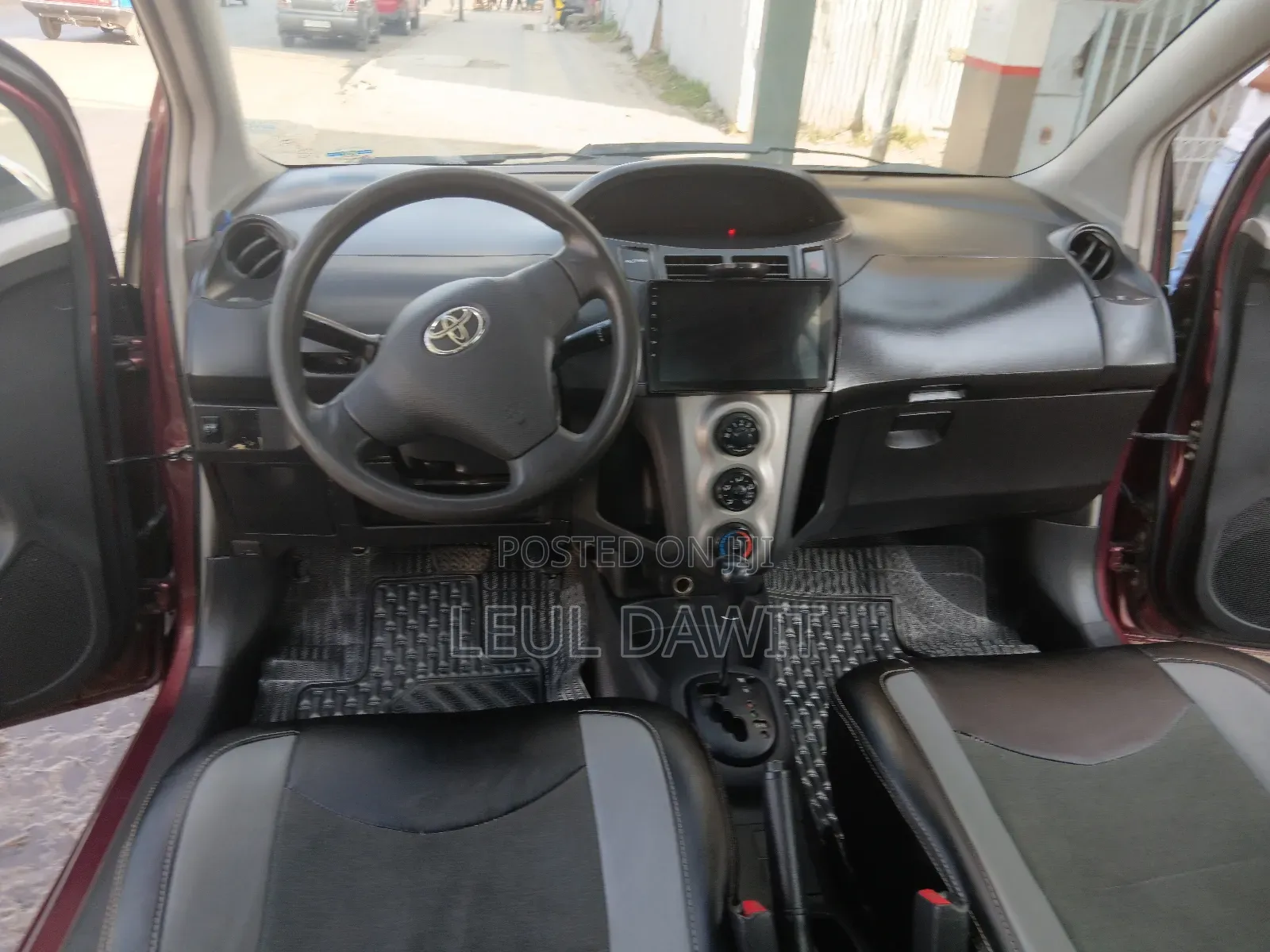 Toyota Yaris 2010 Burgundy