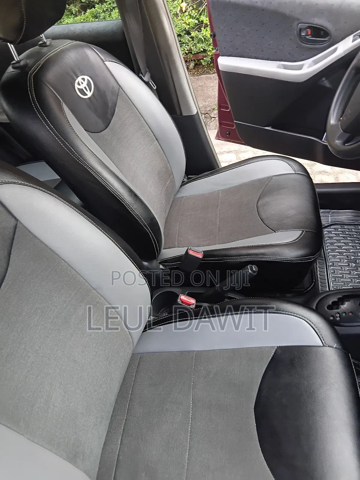 Toyota Yaris 2010 Burgundy