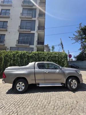 Toyota Hilux 2020 Silver