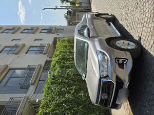 Toyota Hilux 2020 Silver