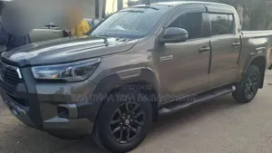 Toyota Hilux 2023 Teal
