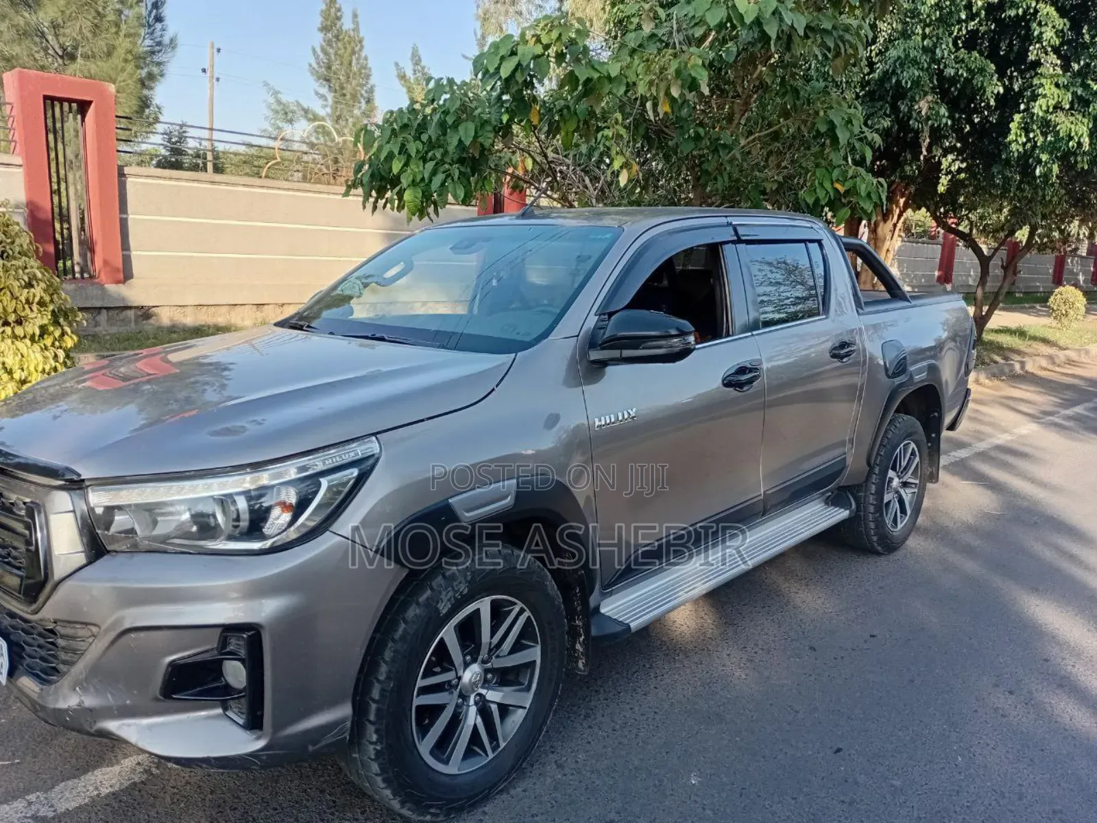 Toyota Hilux 2019 Gray