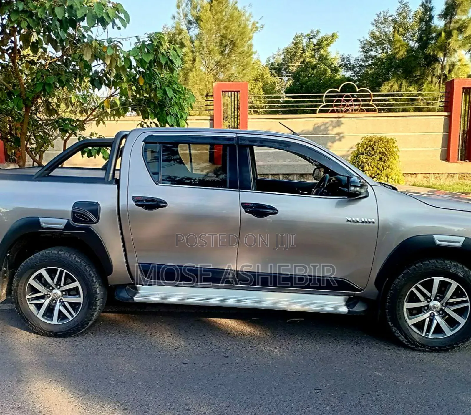 Toyota Hilux 2019 Gray