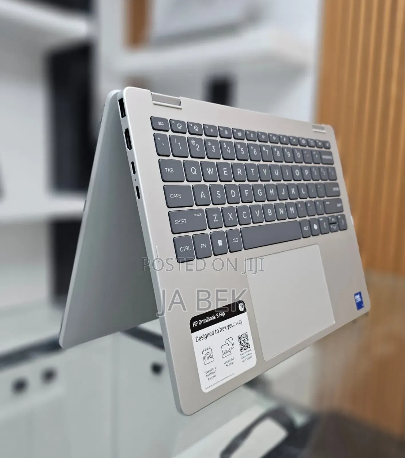 New Laptop HP OmniBook 5 Flip 16GB Intel Core 7 SSD 512GB