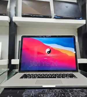 New Laptop Apple MacBook Pro 2015 16GB Intel Core I7 SSD 256GB