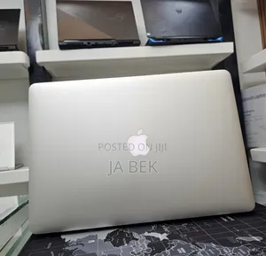 New Laptop Apple MacBook Pro 2015 16GB Intel Core I7 SSD 256GB