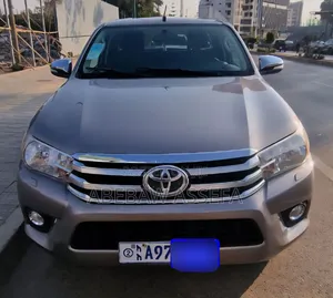 Photo - Toyota Hilux 2016 Silver