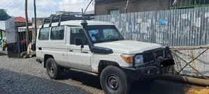 Photo - Toyota Land Cruiser 2016 White