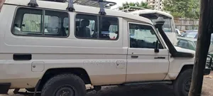 Toyota Land Cruiser 2016 White