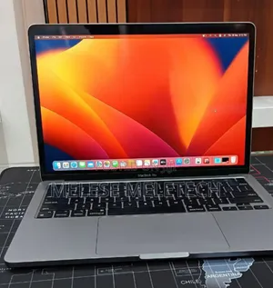 New Laptop Apple MacBook Pro 2020 M1 8GB Apple M1 Pro SSD 256GB