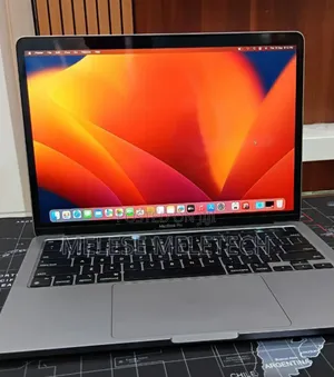 New Laptop Apple MacBook Pro 2020 M1 8GB Apple M1 Pro SSD 256GB