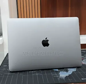 New Laptop Apple MacBook Pro 2020 M1 8GB Apple M1 Pro SSD 256GB