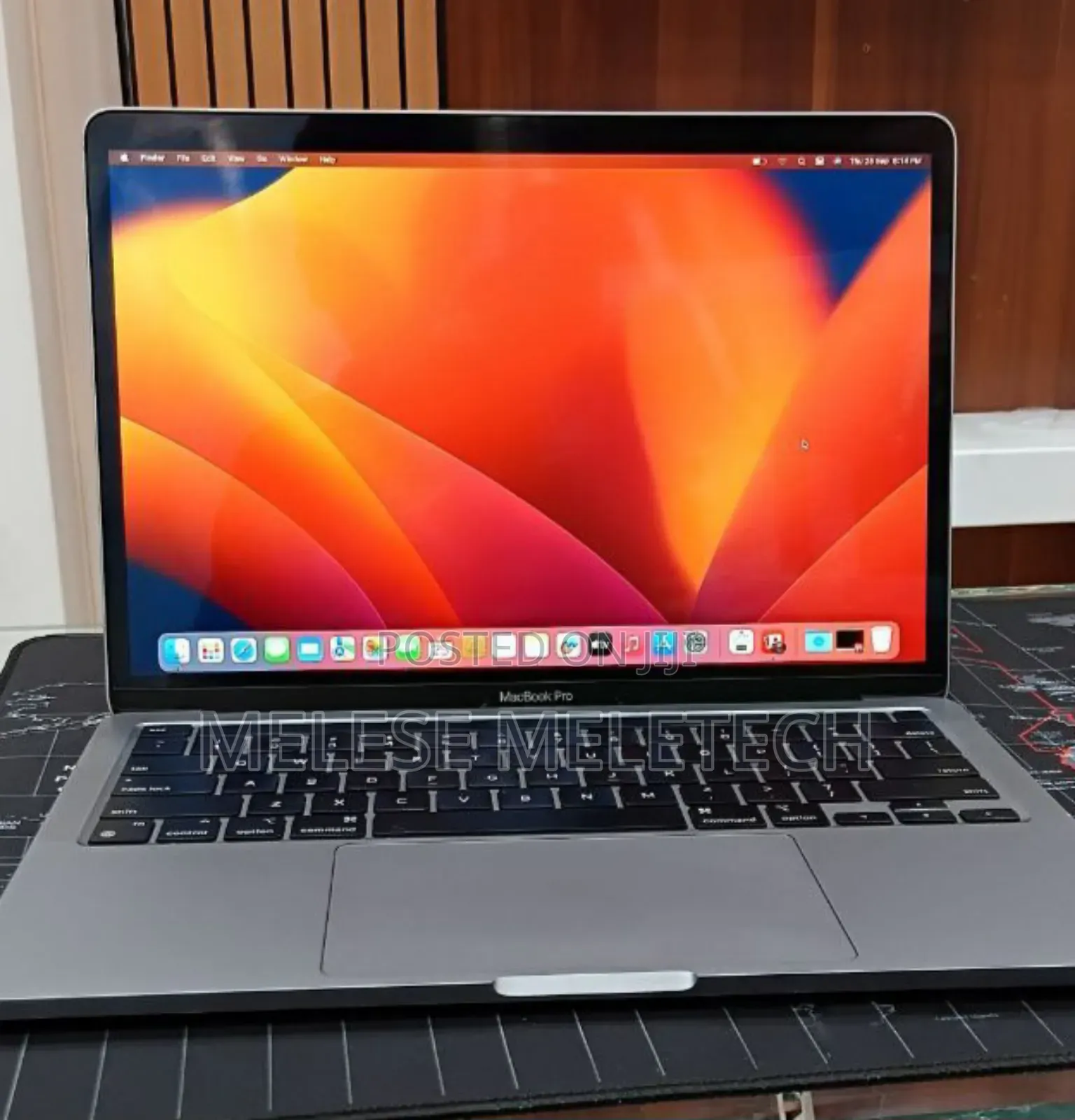 New Laptop Apple MacBook Pro 2020 M1 8GB Apple M1 Pro SSD 256GB