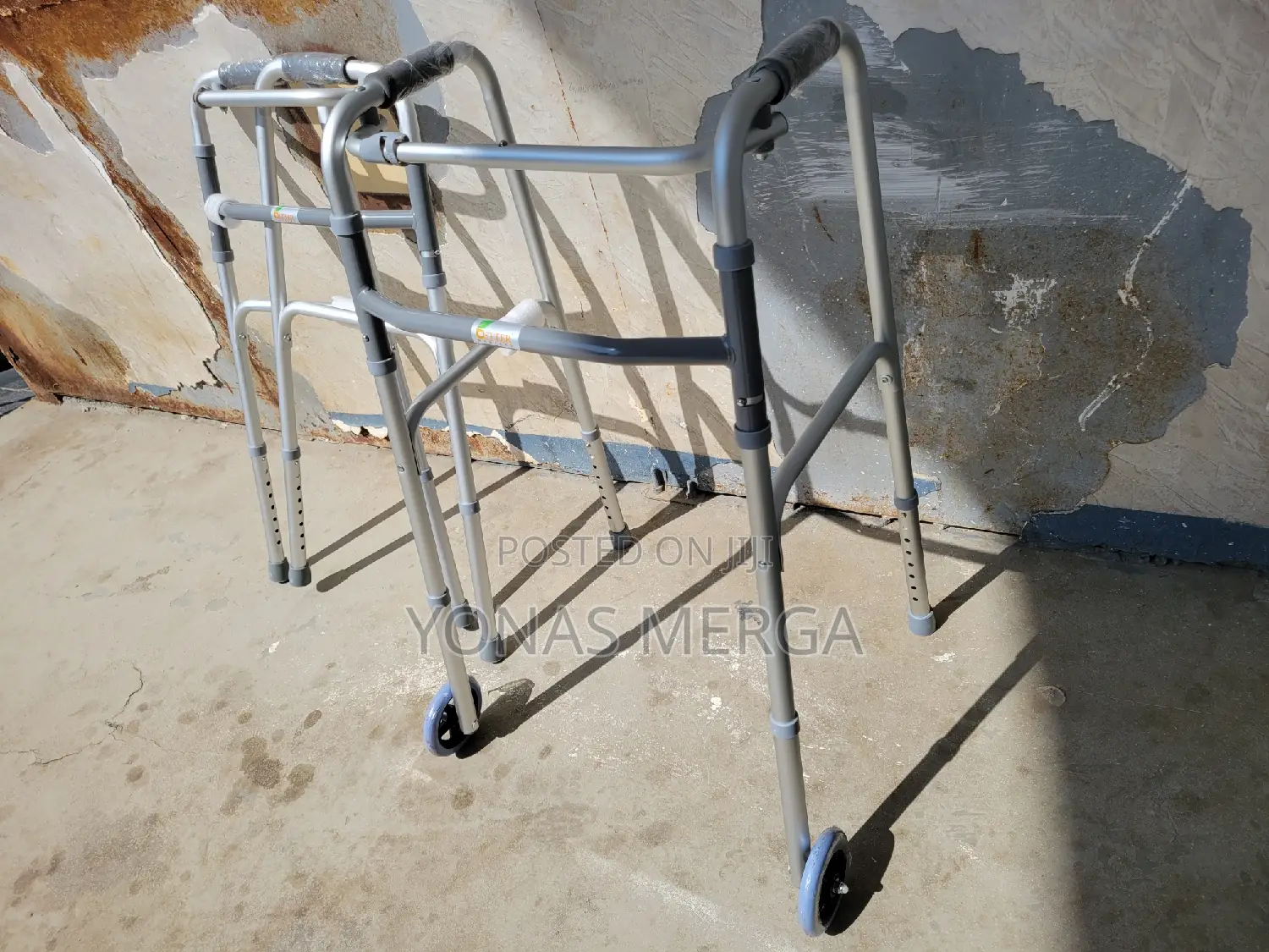 Folding Walker韭፲ Distances Without the Help of Another Person+Walker