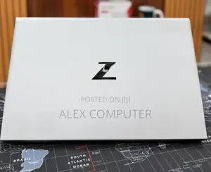 New Laptop HP ZBook Firefly G8 32GB Intel Core I7 SSD 512GB