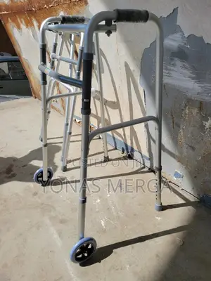 Photo - Aluminum Walker邮三disabled 2 Wheels in Front碎፼wheels, Rolling Walker