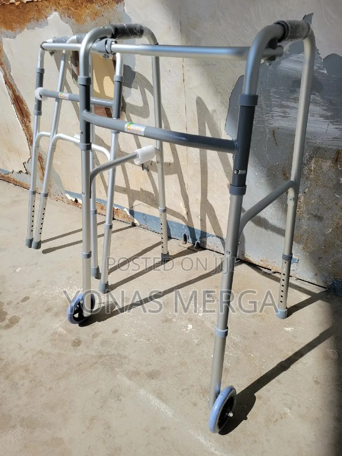 Walking Aid歲欣walker鍆፱walking Rollator: Two Wheels at the Front