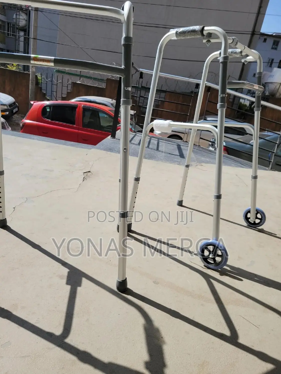 Lightweight Walker滎∞Walking❵❵Rolling Walker Can Provide Stable Support