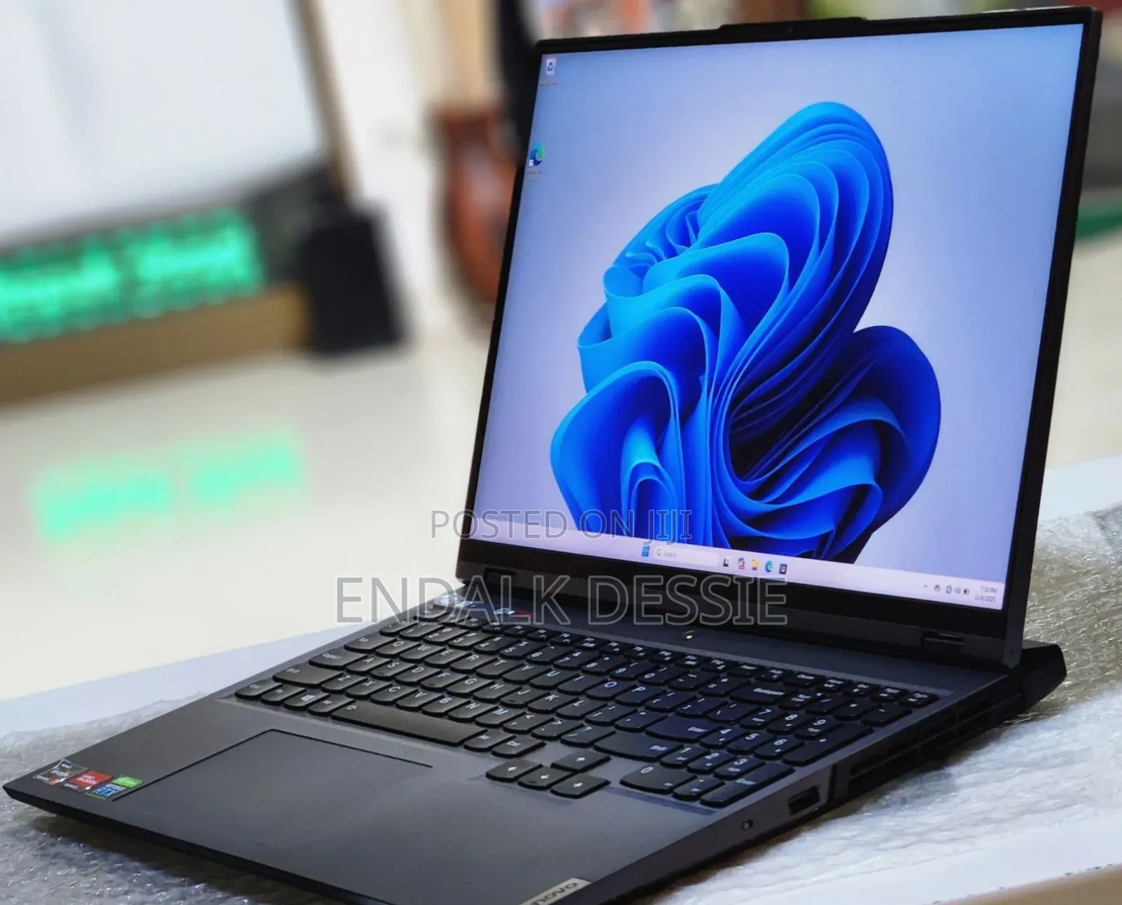 New Laptop Lenovo 16GB SSD 1T