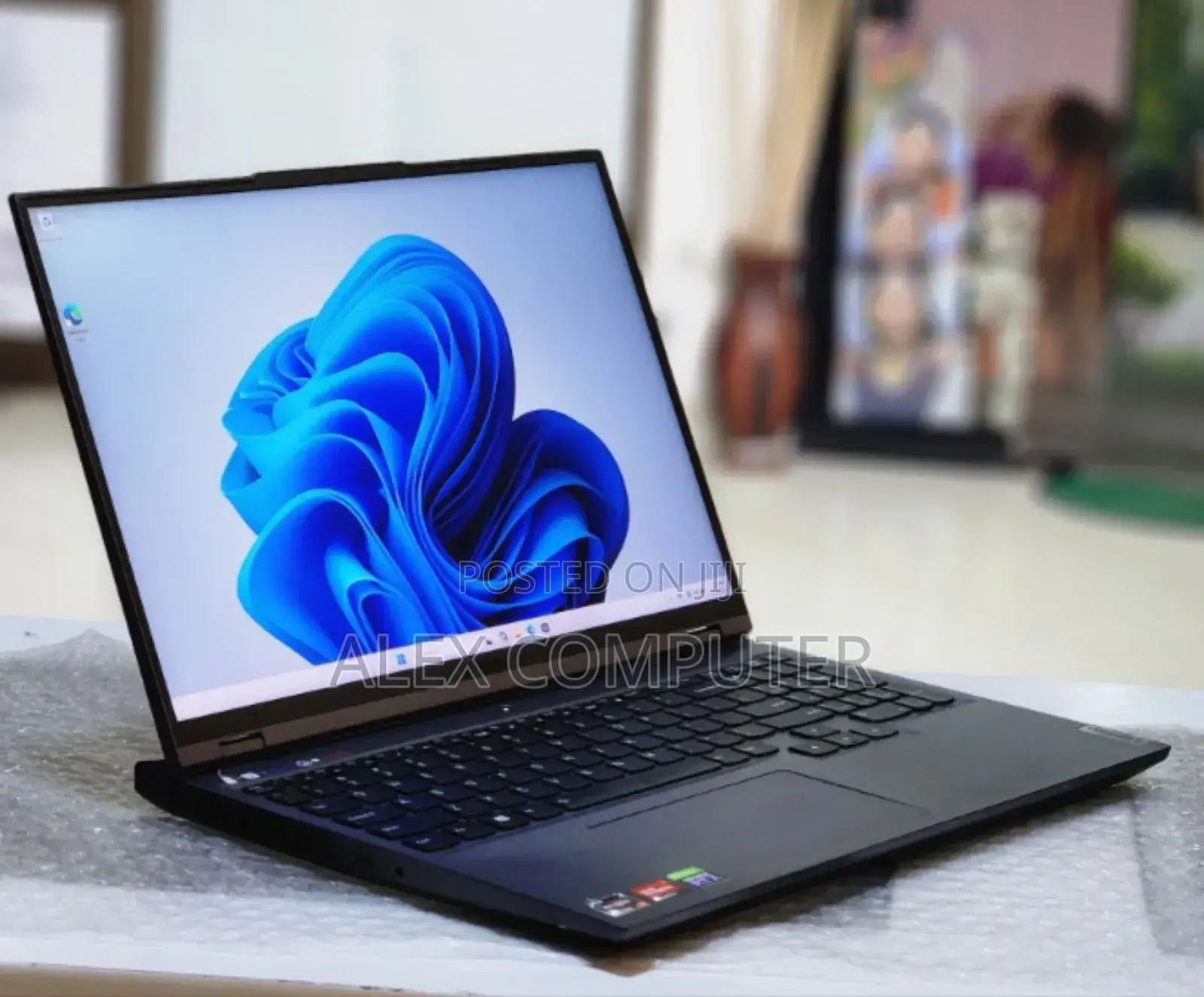 New Laptop Lenovo 16GB AMD Ryzen 7 SSD 1T