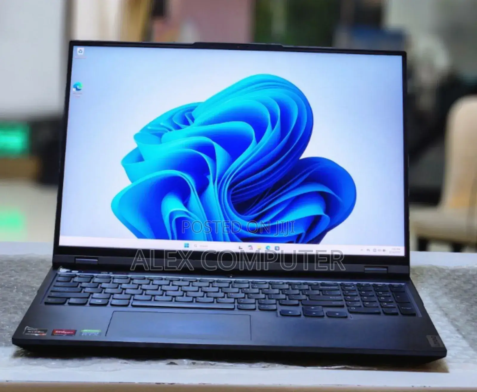 New Laptop Lenovo 16GB AMD Ryzen 7 SSD 1T