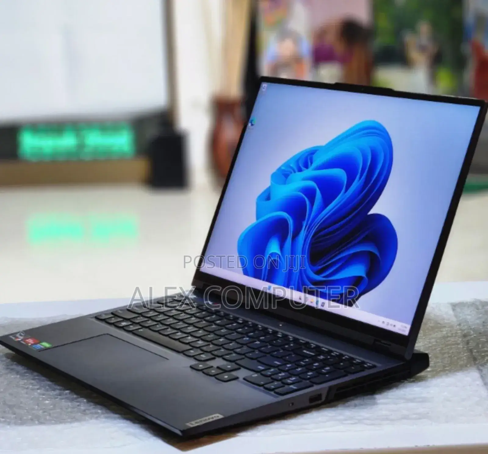 New Laptop Lenovo 16GB AMD Ryzen 7 SSD 1T