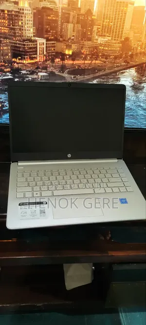 New Laptop HP 14S 16GB Intel Core 2 Quad SSD 128GB