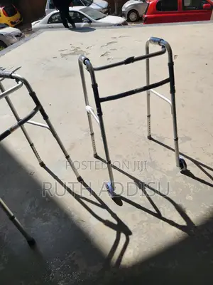 Photo - Walker Almunium Medical Walker胺你foldable Stainless Walker朱雀almunium