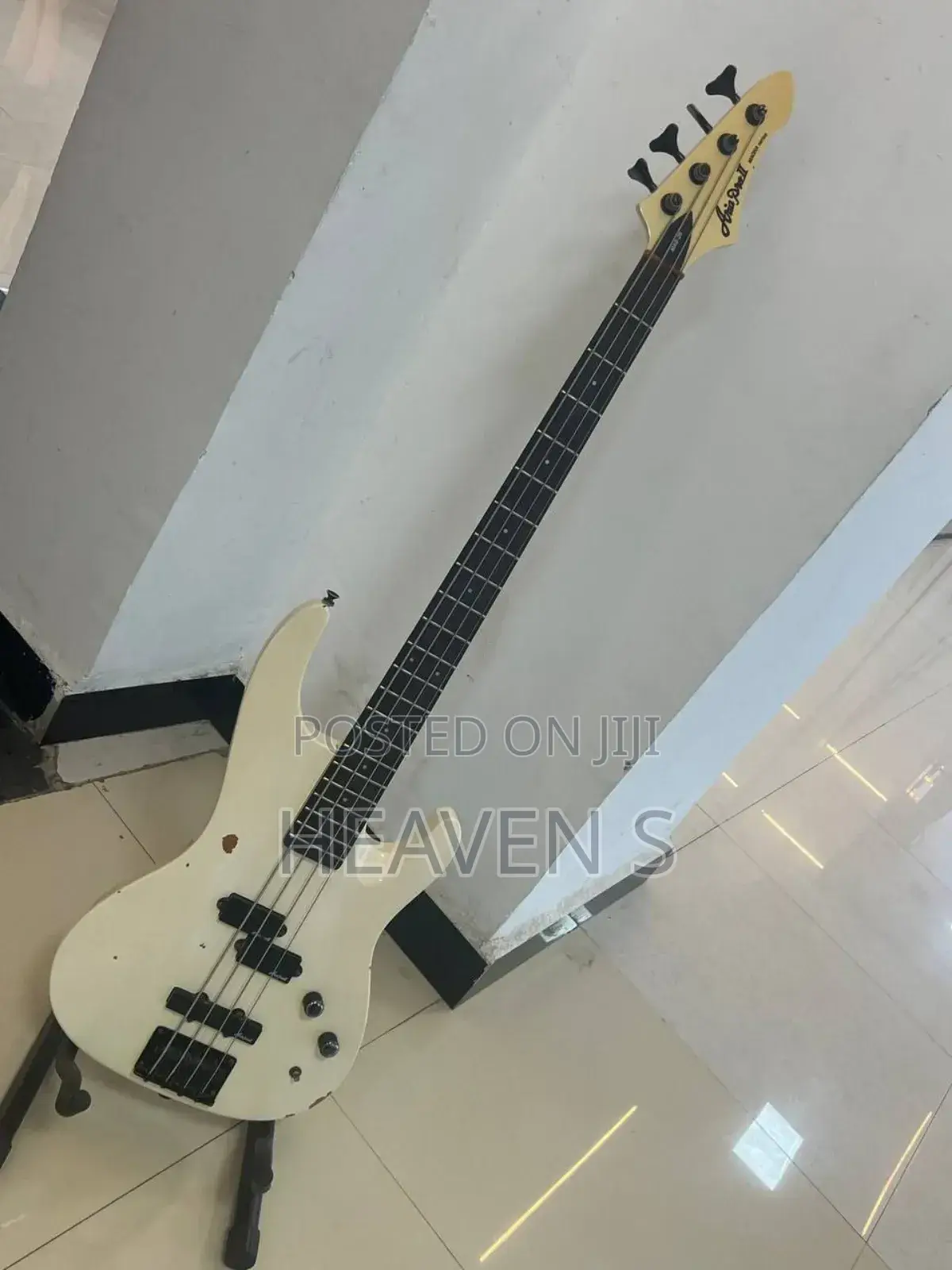 Basse Guitar