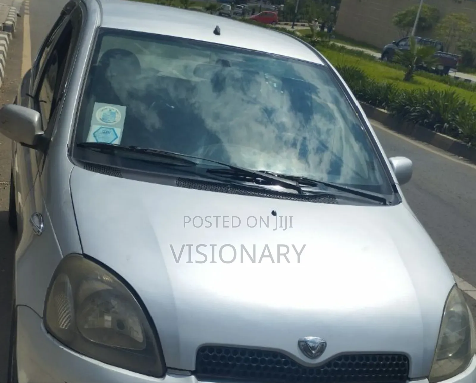 Toyota Vitz 2001 Silver