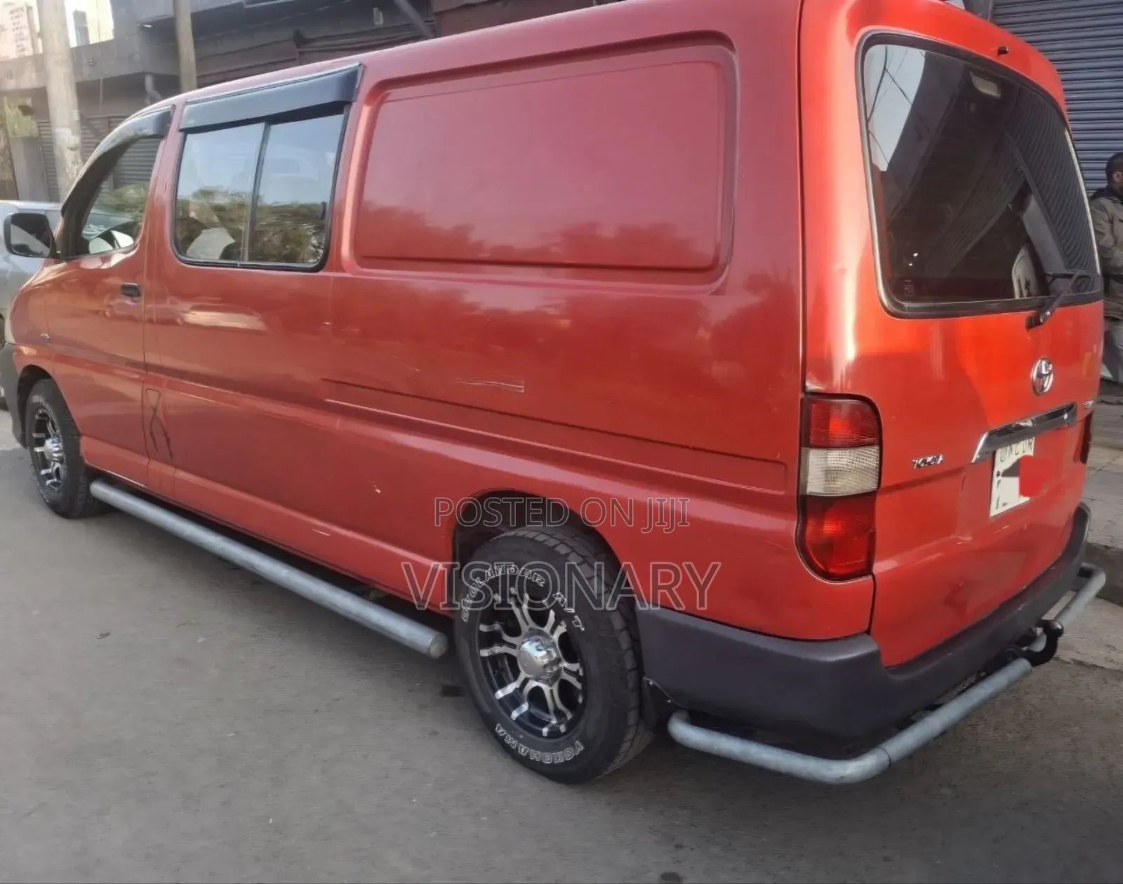 Toyota HiAce 2011