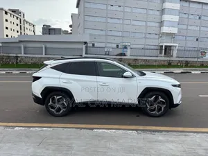 Photo - Hyundai Tucson 2021 White
