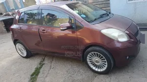 Toyota Yaris 2010 Burgundy