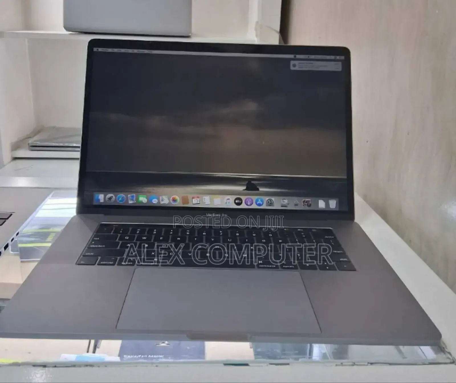 New Laptop Apple MacBook Pro 2019 32GB Intel Core I9 SSD 512GB