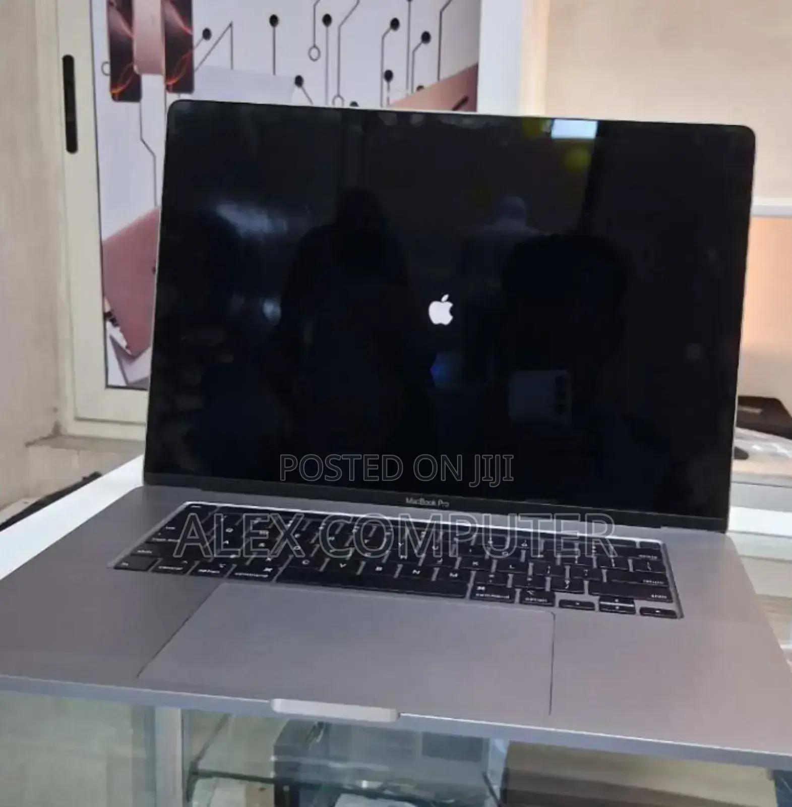 New Laptop Apple MacBook Pro 2019 32GB Intel Core I7 SSD 1T