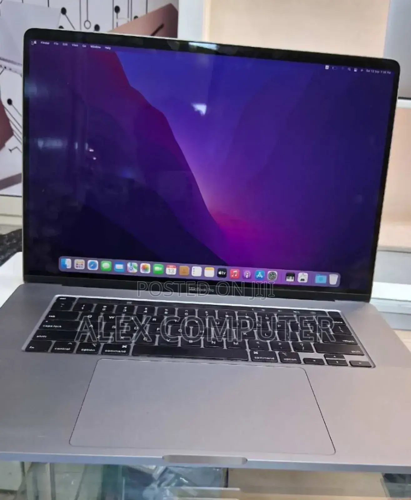 New Laptop Apple MacBook Pro 2019 32GB Intel Core I7 SSD 1T