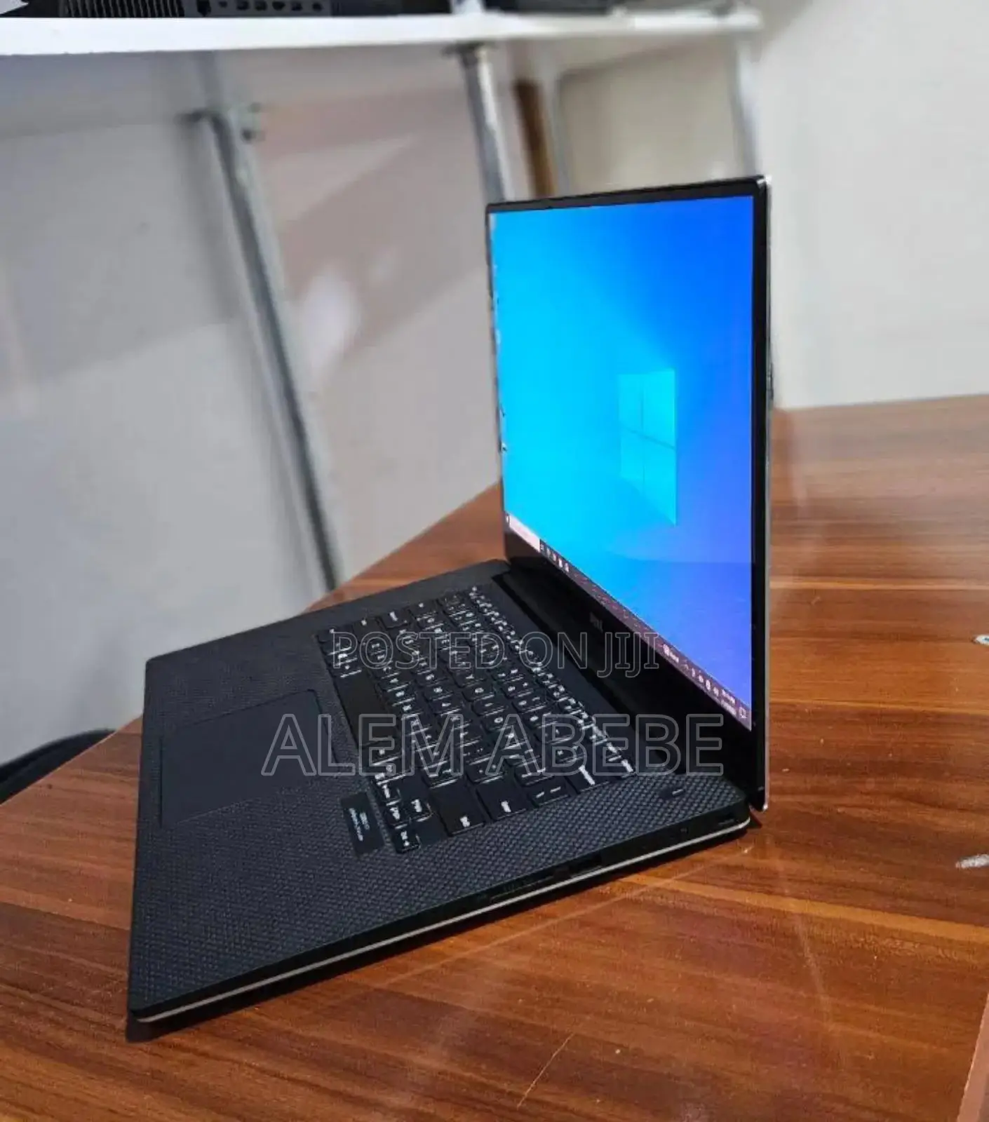 New Laptop Dell XPS 15 16GB Intel Core I7 SSD 512GB