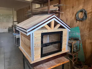 ሌግዠሪ Dog House