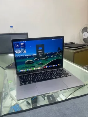 New Laptop Apple MacBook Pro M1 16GB SSD 256GB