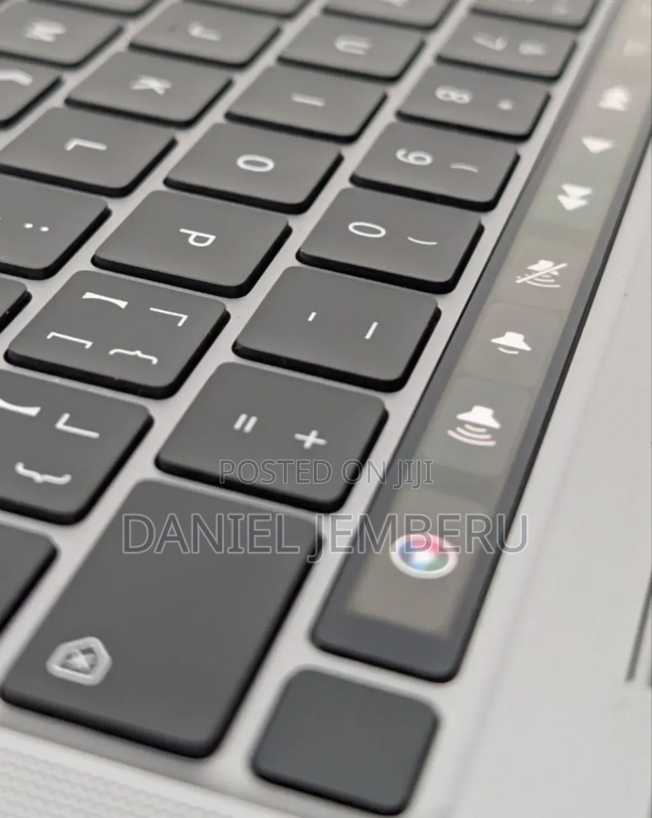 New Laptop Apple MacBook Pro Max 2023 M2 14-Inch 8GB Apple M2 SSD 256GB