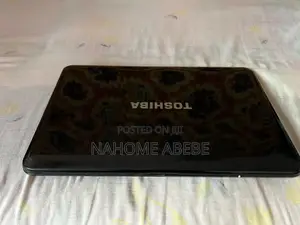 Laptop Toshiba Satellite C850 4GB Intel Core I3 HDD+SSD 512GB