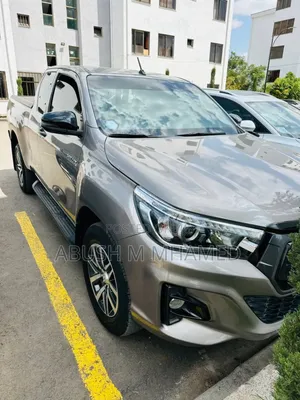 Toyota Hilux 2020 Gray