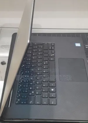 Photo - New Laptop Dell Precision 5540 16GB Intel Core I9 SSD 512GB