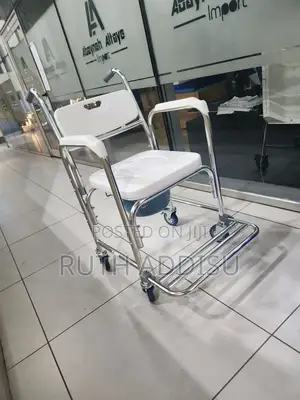 Photo - Wheelchair Commode Wheelchair者或wheelchair輕微wheelchair傳播wheelchair New