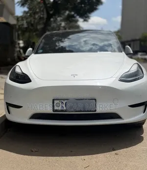 Photo - Tesla Model Y 2023 White